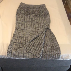 Stickad kjol Madlady - Helt ny. Storlek M.