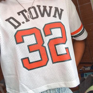 Vit T-shirt  - Vit T-shirt i ”nät” material. Aldrig använd 🦋💞⚡️🧃💗 Köparen står för frakten <3