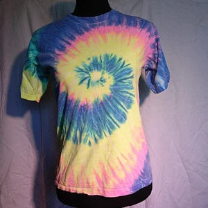 Cool t-shirt - Cool batik-t-shirt i grymma färger, passar s