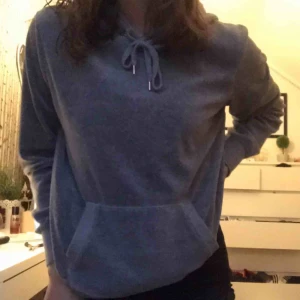  - Asskön hoodie i jätte bra kvalite priset kan diskuteras och frakt tilkommer!