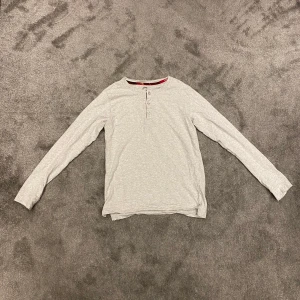 Pyjamas Tröja - Pyjamas Tröja från cubus i storlek 158/164. Endast testad, aldrig använd.