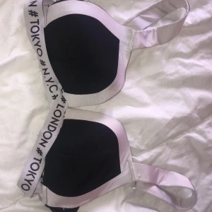 Bikini - Snygg bikini men aldrig använd pga för liten