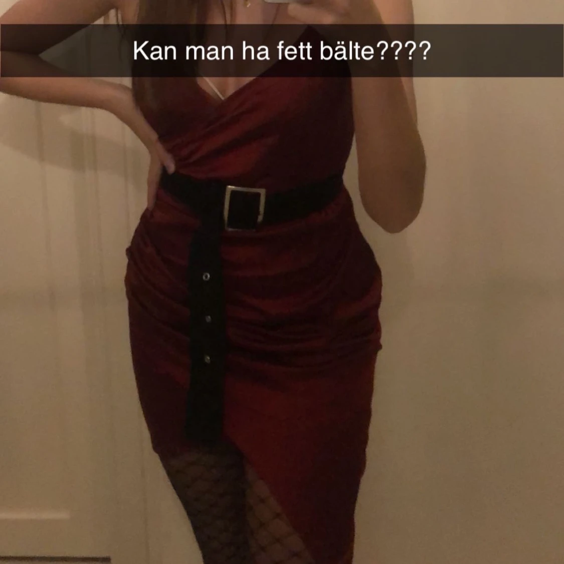 RÖD SATIN KLÄNNING!  - 91