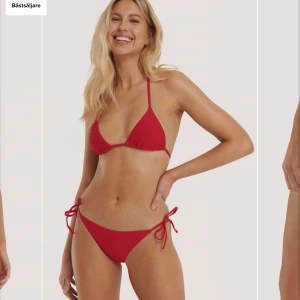 NAKD RED TRIANGL BIKINI! - säljer denna bikini överdel från NAKD. Knappt använd pga för liten 💝💖💞 köpare står för frakt