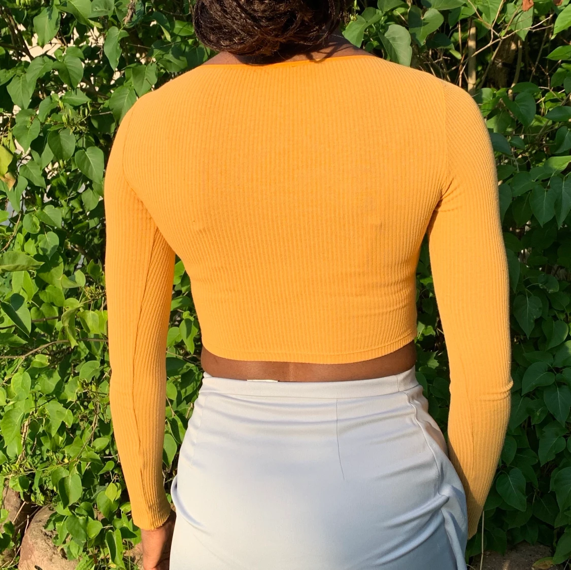 Mycket skön tröja med öppen mage. - 90