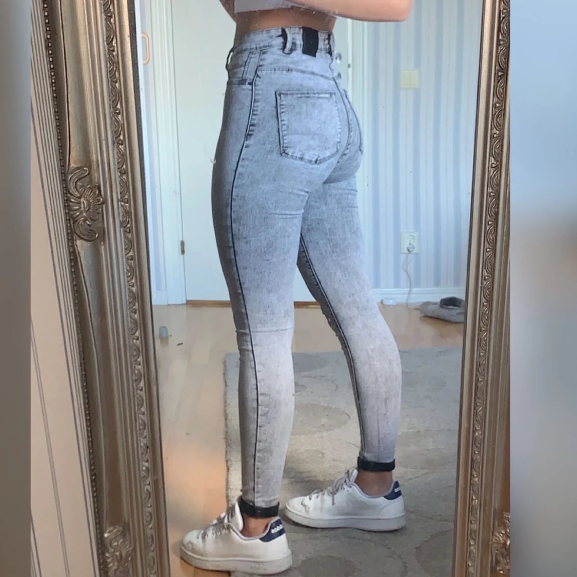 Grå spräckliga jeans - 90