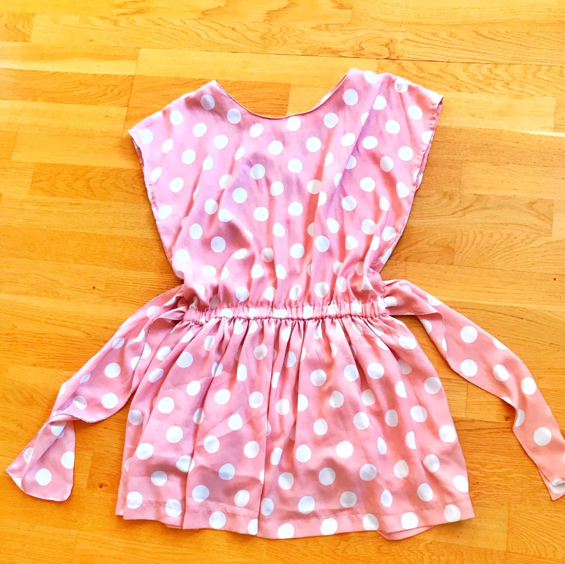 Fin klänning från dahlia stolek S - 90