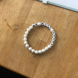 Armband - Armband som stöttar psykisk ohälsa 25% går till organisationen aldrig mer ensam 