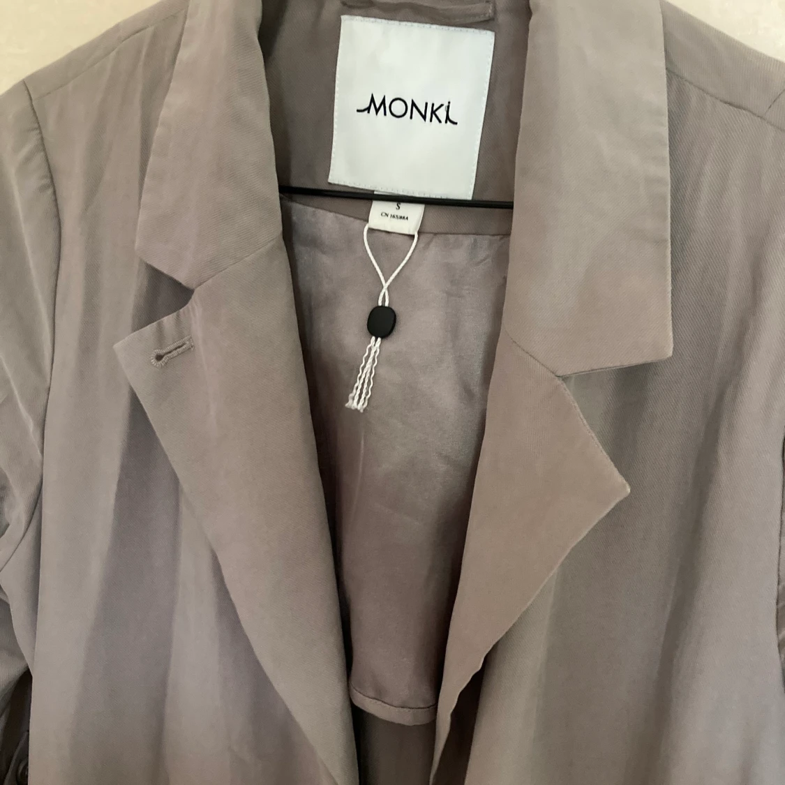 Trench coat från Monki - 91