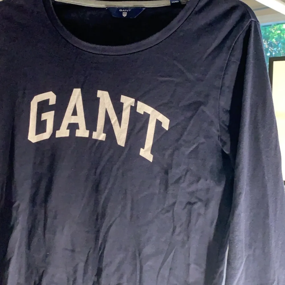 Långärmad tröja ifrån Gant i strl XS. Använd endast ett fåtal gånger, frakt tillkommer vid köp. 💞. Tröjor & Koftor.