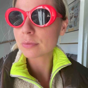  - As balla röda glajjor. Superskick! Frakt tillkommer (tror 22:-) 