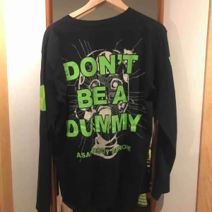  - Asap Rocky t-shirt köpt från Hypestein. Använd fåtal gånger och är därav i väldigt bra skick. Storlek L men är mer som en M.