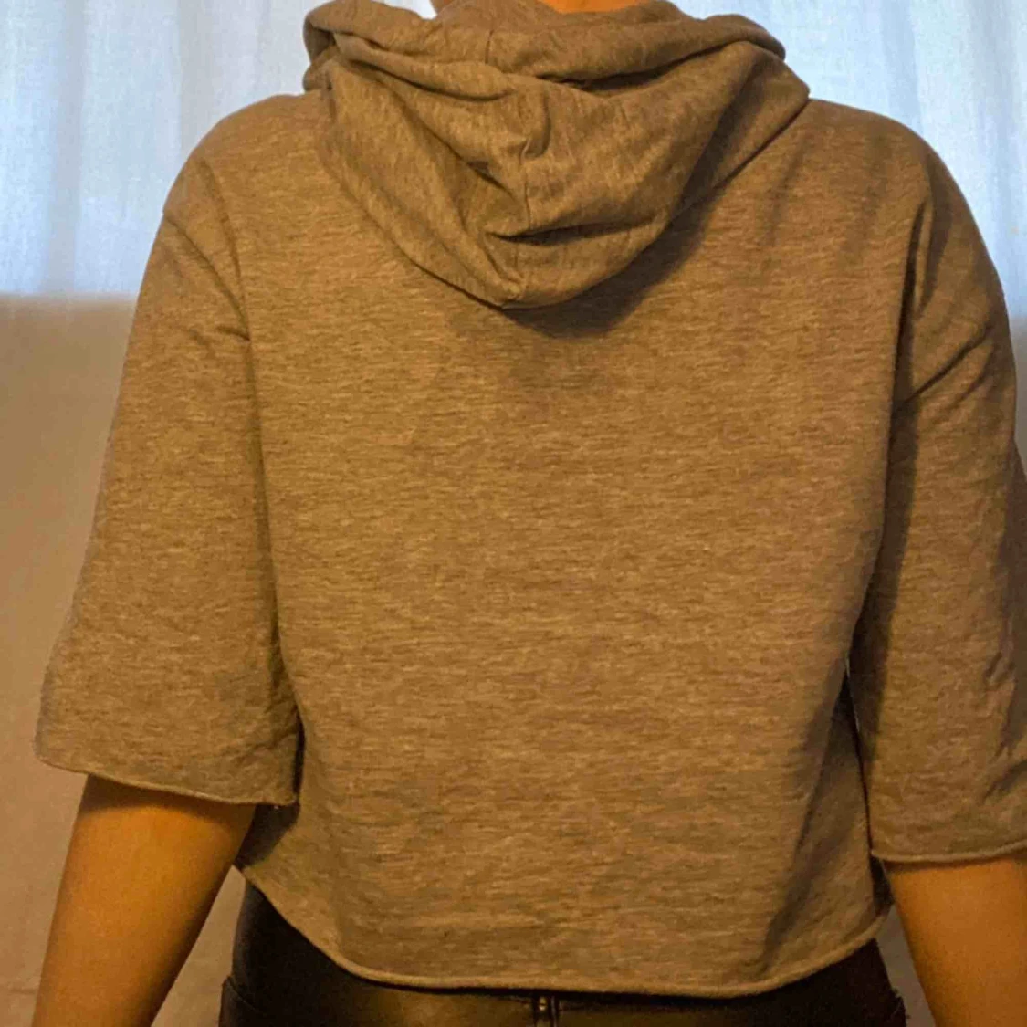 Croppad Luvtröja - 90