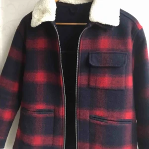  - Säljer min finaste jacka från Zara i strl xs/s beroende på längden. Först till kvarn ❤️💙🌷🎀🌸