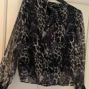  - Jättefin blus, Passar S 