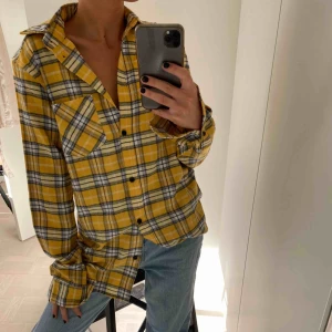  - Oanvänd från boohoo. Frakt 63kr tillkommer 