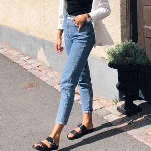  - Jeans från bikbok, strl XS. Frakt ingår i priset.