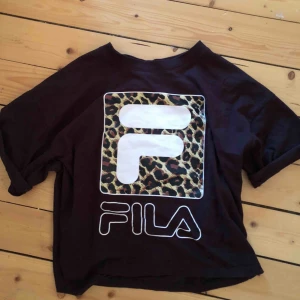  - Liten i storleken!! Passar S/M