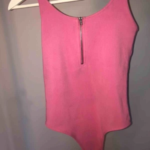  - Neonrosa body! Använd en gång 🎀