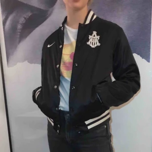  - En baseball jacka från Nike❤️jätte fint skick och använt fåtal gånger  