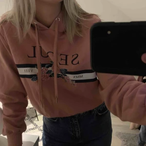  - Fin huddie från H&M. Säljer pga att jag inte använder den längre. Köparen står för frakten. 