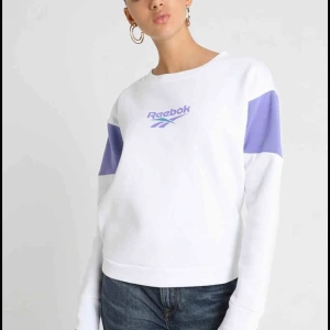  - Cool o bekväm tröja från Reebok.