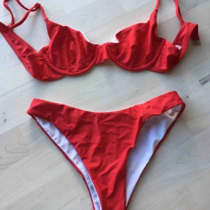  - Super populär bikini från SHEIN. Aldrig använd då jag beställde fel storlek. 150kr inklusive frakt🦋