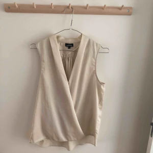  - Blus från Kappahl. 