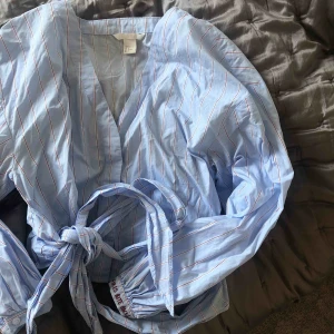  - Blus från hm