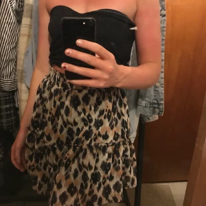 Kjol från raglady😝😝😝 - Väldigt skön och fin kjol från raglady🥰🥰 Den är i storlek s/m så passar de flesta storlekar💛 Väldigt fin! Köparen står för frakt!