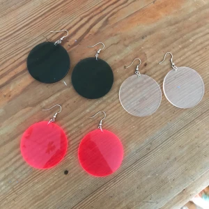 Coola party-örhängen ⭐️⭐️ - Coola party-örhängen!!⭐️⭐️ Säljer 20kr styck + 10kr frakt! 