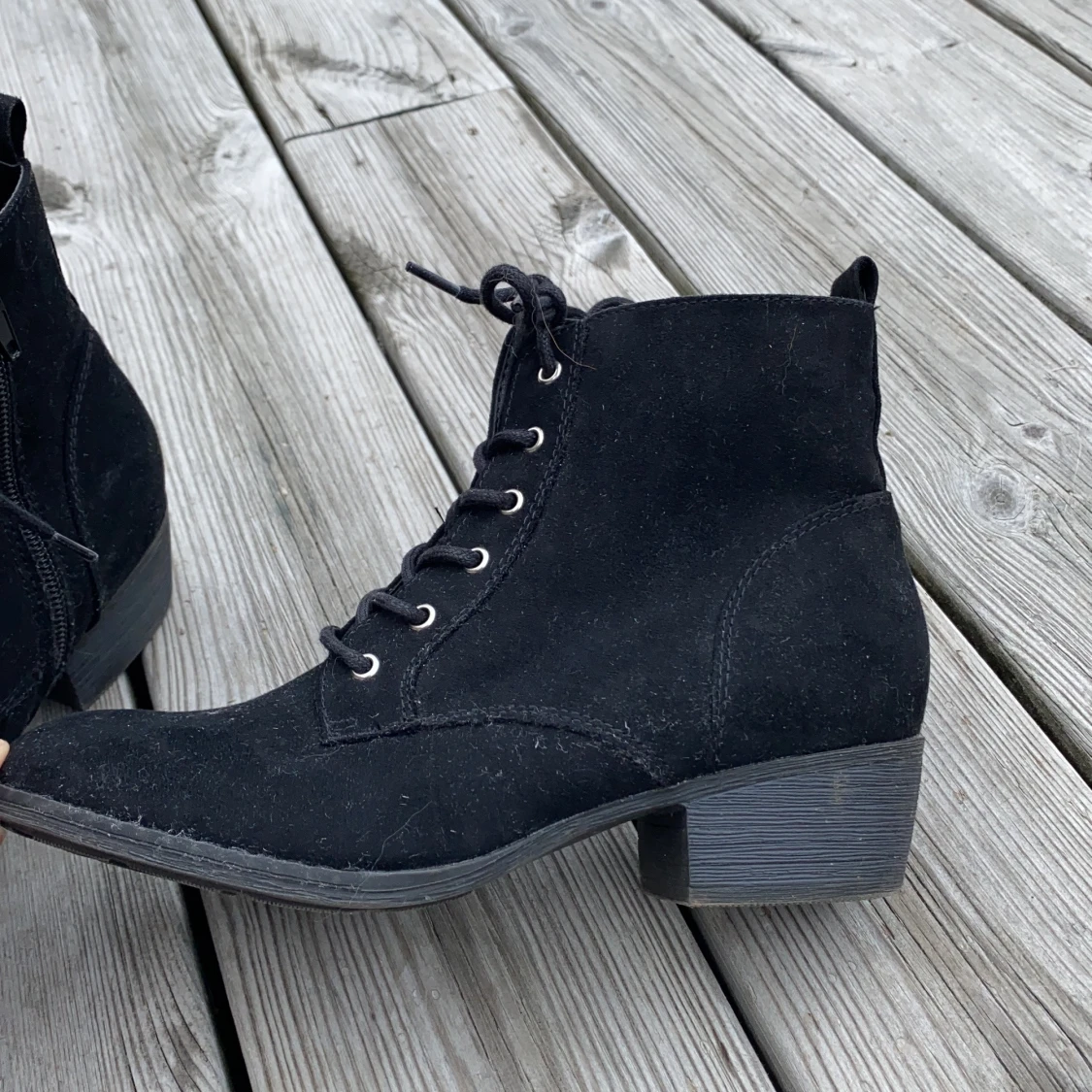 Svarta finskor ifrån Deichmann strl 35 - 91