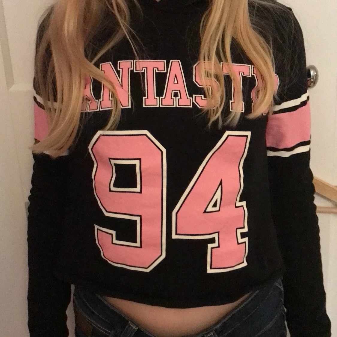 Svart hoodie med text i strl 158/164 - 90