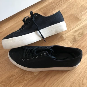 Vagabond tygsko med plattå  - Använda 3 gånger, plattå, tygsko 