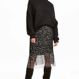 Stjärnkjol  - Stjärnkjol från hm! Köparen står för frakten eller möts upp i Göteborg.  