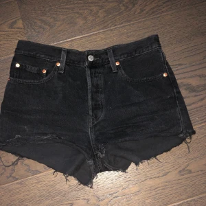 Levis 501 shorts - Säljer dessa 501 short från levis, pga att de tyvärr inte kommer till användning och är Max anblick sa tre gånger 