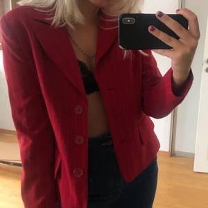 Super fin kavaj!!! - Så fin kavaj som jag köpt för länge sen på humana, men den har tyvärr aldrig kommit till användning. Väldigt bra skick!! Lite liten för mig så strl xs-s