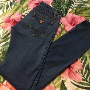 Stretchiga och snygga jeans från Toxik 3!  🌺🌺🌺 Köparen står för frakten! 🌺🌺🌺