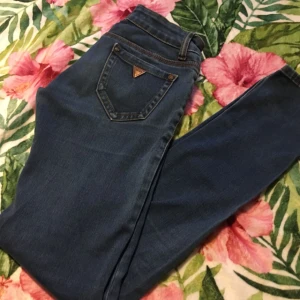 Toxik 3 Jeans  - Stretchiga och snygga jeans från Toxik 3!  🌺🌺🌺 Köparen står för frakten! 🌺🌺🌺