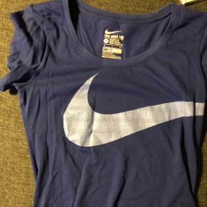  - Nike. Har två st