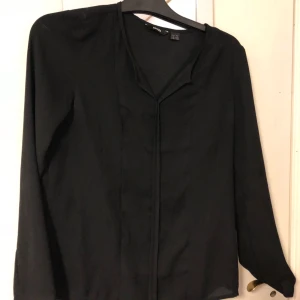  - Fin blus använd fåtal gånger