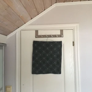  - Prislappen finns kvar och kjolen är inköpt på HM för 149kr nu i vinter. 