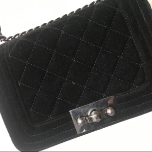  - Väska från Ginatricot, använd 1 gång, köparen står för frakt!