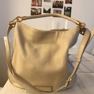  - Marc Jacobs väska i nyskick. Nypris 3999 kr, kvitto finns. 