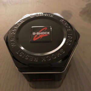  - Säljer min tuffa, knappt använda G-shock herr klocka. 1 år gammal, nyskick. Pris 500kr