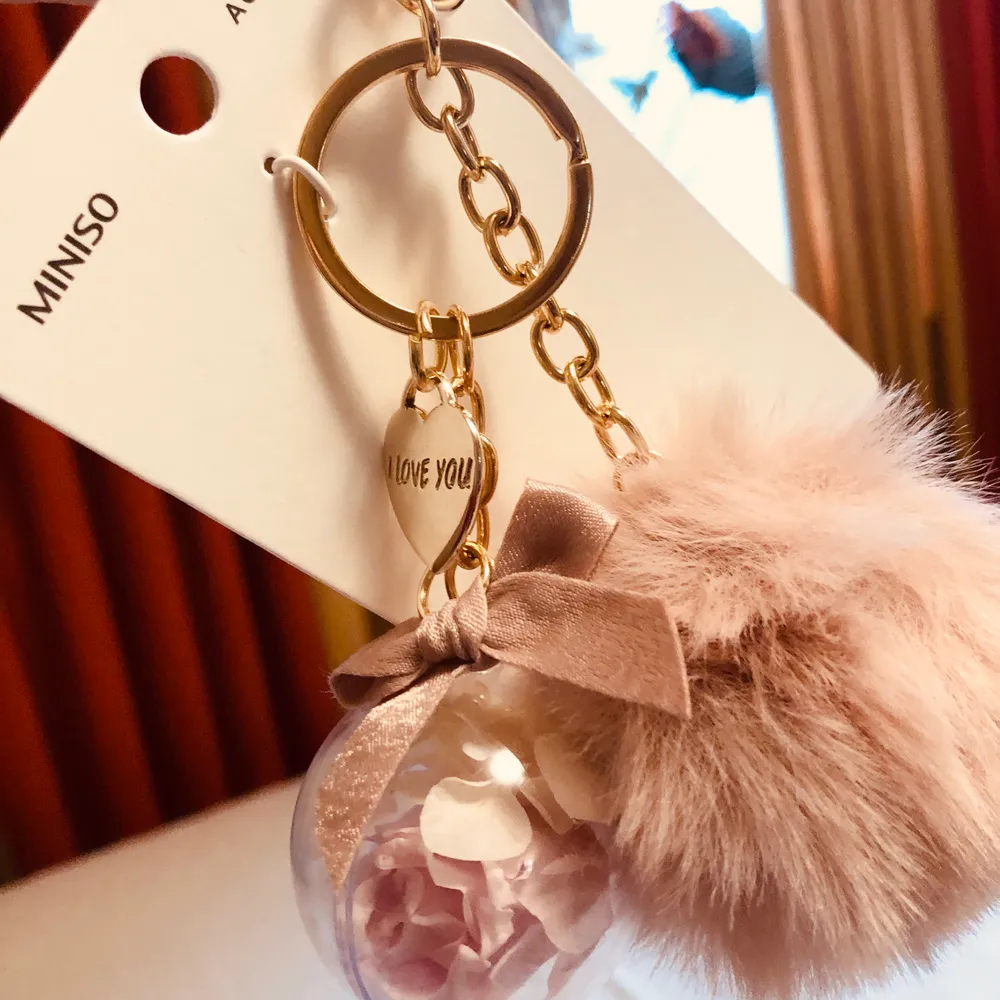 Miniso key chain or bag accessories, very beautiful fashion accessories 💃🏼🎀👜... for only 50kr!!! 🐹🦋🐼. Accessoarer.