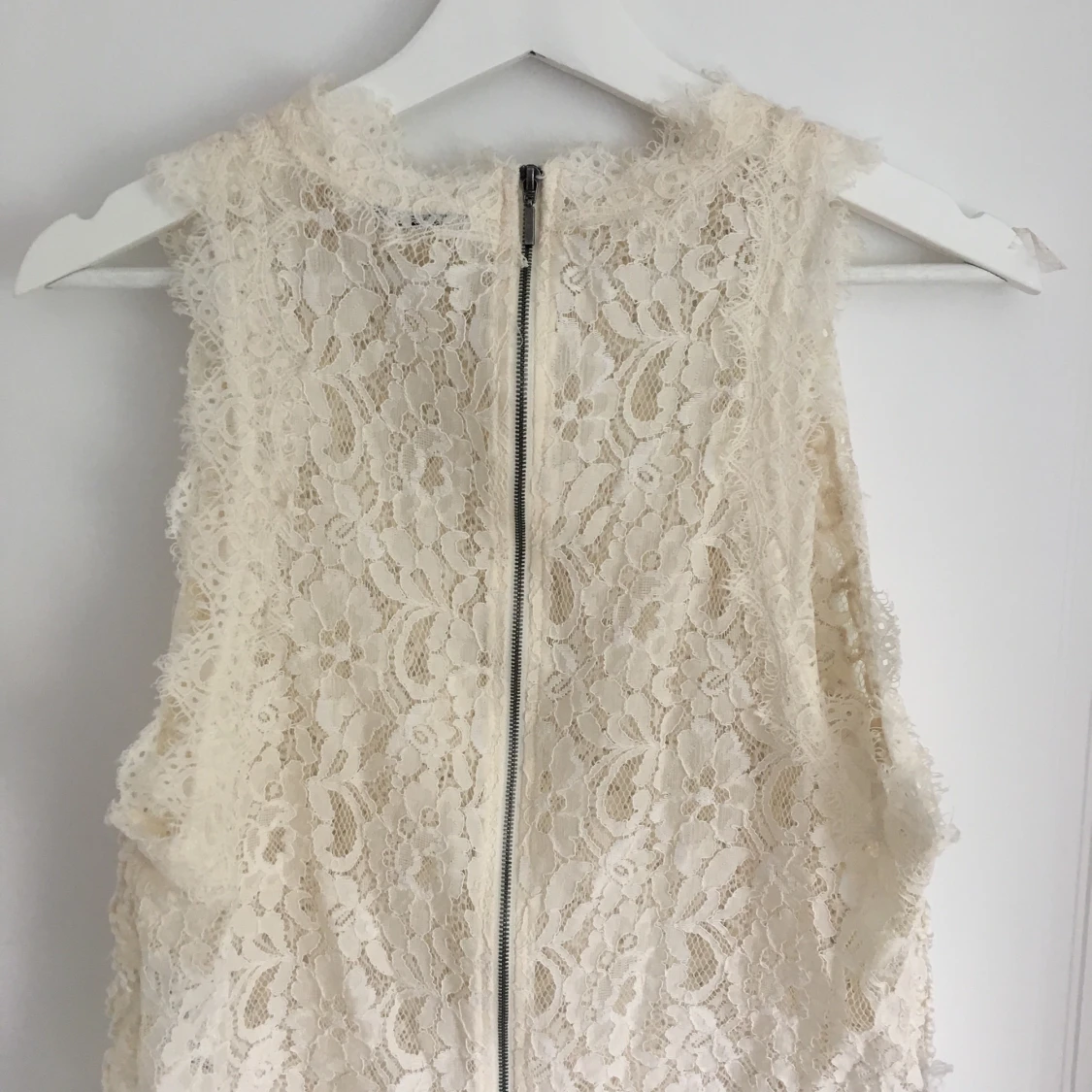 Vit Broderad Spetstopp - 90