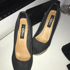 Skor - Fina klackskor använda endast engång