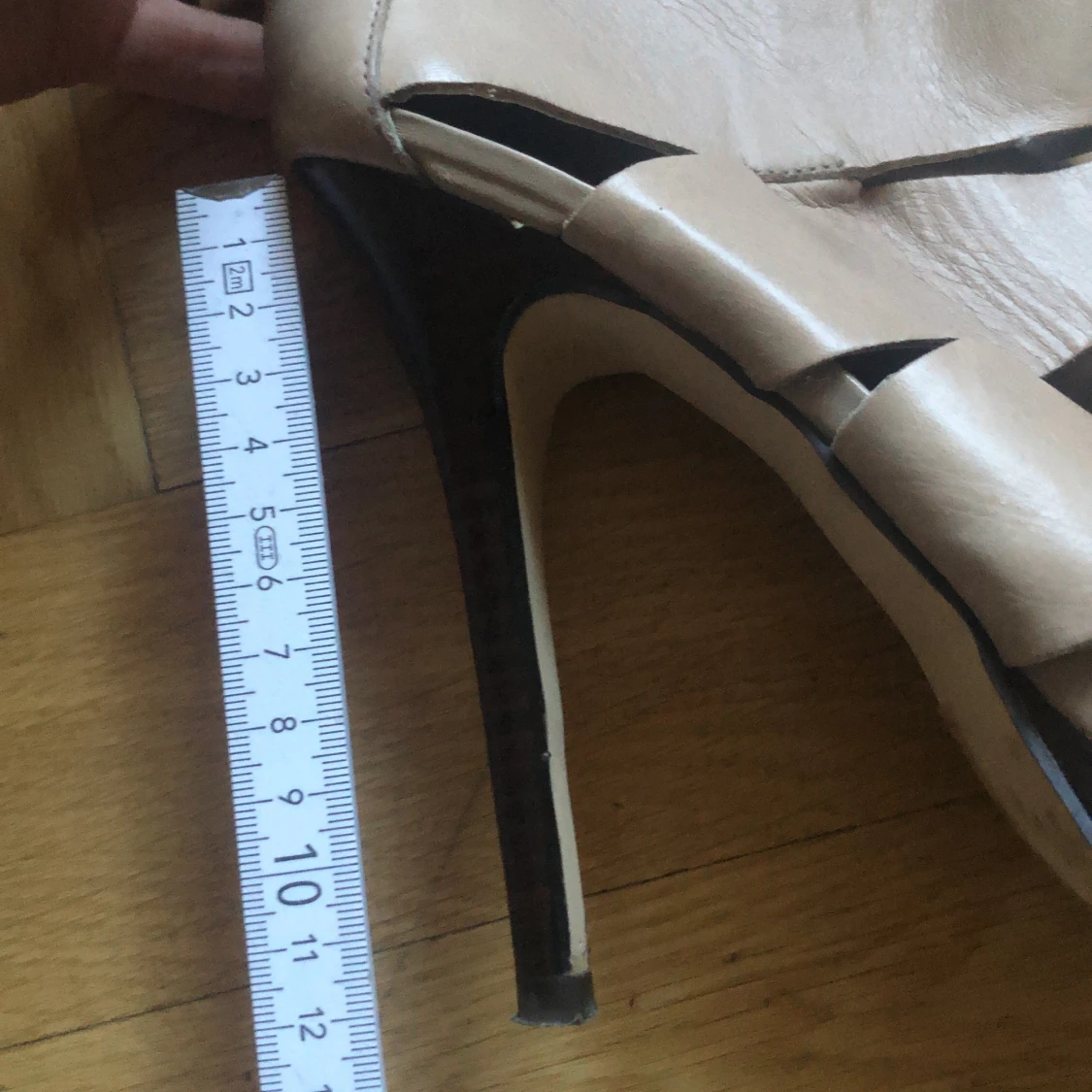 Högklackade skor  - 91