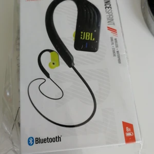 Hörlurar  - Oöppnad 